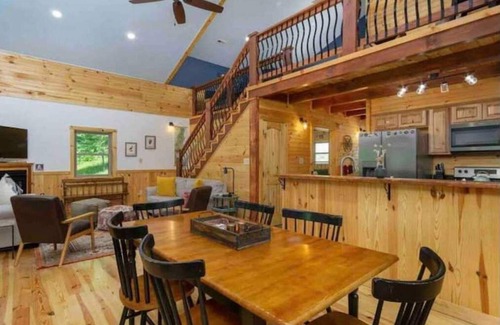 Hampton Cabin | Headwaters-Log Cabin Upstream from Adventure