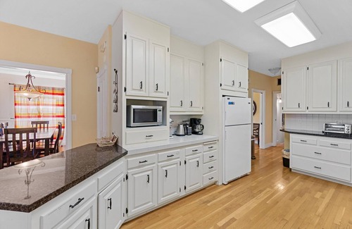 Healdsburg Other | Healdsburg, sleeps 10, pool, hot tub, gardens, BBQ, Vineyard Views