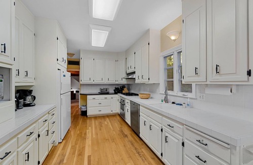 Healdsburg Other | Healdsburg, sleeps 10, pool, hot tub, gardens, BBQ, Vineyard Views