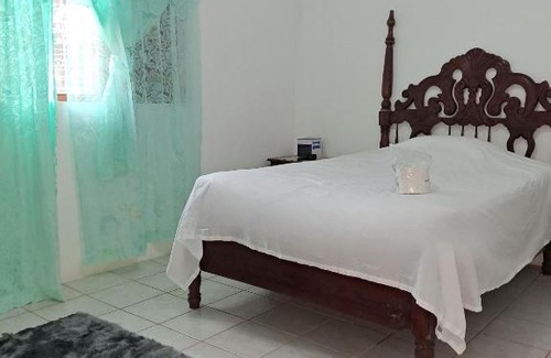 Stewart Town House | Healing 3-Bed Retreat - Private Hot Tub & Pool