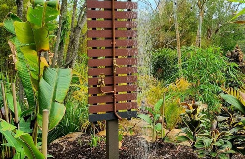 Tallebudgera Valley Villa | Healing Garden Cabins - Villa Uluwatu