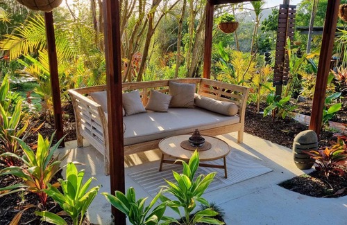 Tallebudgera Valley Villa | Healing Garden Cabins - Villa Uluwatu