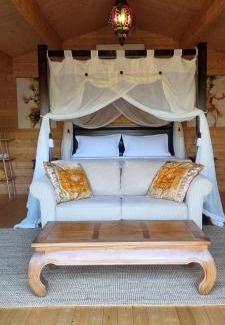 Tallebudgera Valley House | Healing Garden Bed & Breakfast - Uluwatu