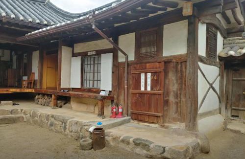 Haean-dong House | Healing hanok in Otgol village