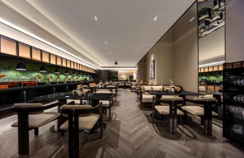 Tianhebei Hotel | Healing mind International Hotel Guangzhou Tianhe Sports Center Linhexi Metro Station Branch - Free Deliver Service to Guangzhou Baiyun International Airport & Free Deliver Service to Canton Fair Complex During Canton Fair Period