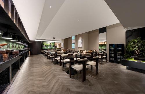 Tianhebei Hotel | Healing mind International Hotel Guangzhou Tianhe Sports Center Linhexi Metro Station Branch - Free Deliver Service to Guangzhou Baiyun International Airport & Free Deliver Service to Canton Fair Complex During Canton Fair Period