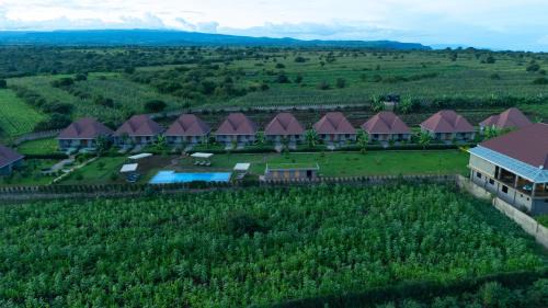Mto wa Mbu Hotel | Heart and Soul Lodge