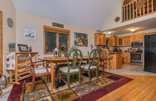Mountainside House | Heart and Soul | Spacious Deck + Central Location