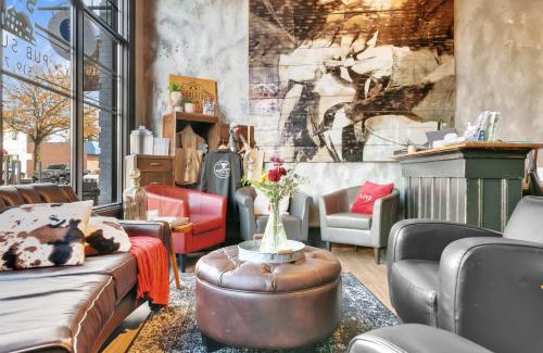 Kingsville Hotel | Heart & Hops Brewery Suites