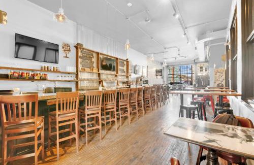 Kingsville Hotel | Heart & Hops Brewery Suites
