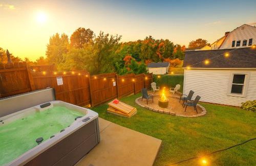 Springfield House | Heart of Bourbon Trail! Firepit Games EV Chgr Hot Tub King Suites