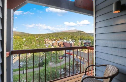 Historic District House | Heart of Breck Condo with Loft Breathtaking Views