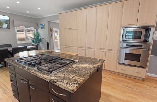 Cherry Creek House | Heart of Cherry Creek | Group Retreat | Hot Tub