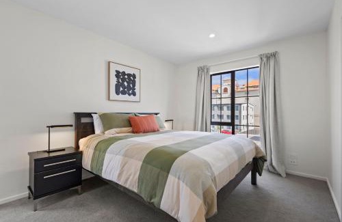 Christchurch City Centre House | Heart of City, Free Carpark! Walk to Town Hall, Te Pae, Casino, cafes