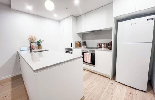 North Newport News Apartment | Heart of City - Pool - Parking - Self check-in