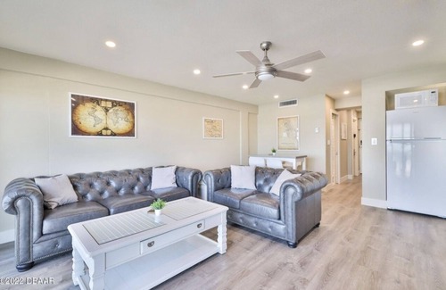 Rogers Seabreeze Condo | Heart of Daytona 1 bedroom w/kitchen, sleeps 4, private balcony, fireplace, pool