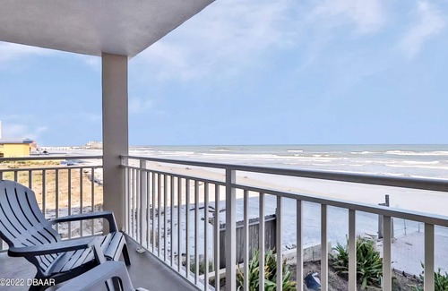 Rogers Seabreeze Condo | Heart of Daytona 1 bedroom w/kitchen, sleeps 4, private balcony, fireplace, pool