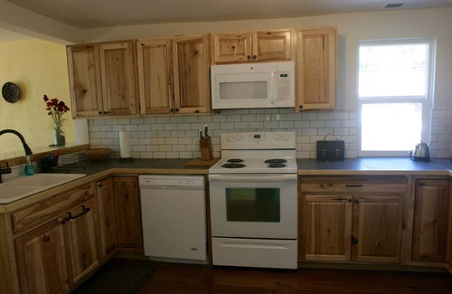 Glenwood Springs Apartment | Heart of downtown, huge rooftop patio and air conditioning!