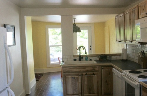 Glenwood Springs Apartment | Heart of downtown, huge rooftop patio and air conditioning!