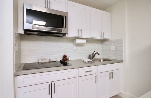 Downtown Honolulu Condo | Heart of Downtown 1 bedroom 1 bath condo 1 reserved parking