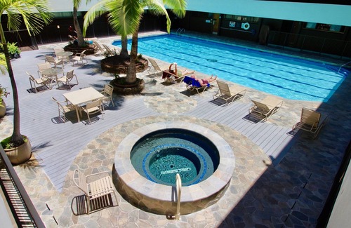Downtown Honolulu Condo | Heart of Downtown 1 bedroom 1 bath condo 1 reserved parking