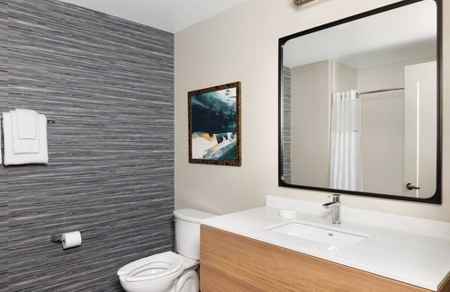 Downtown Atlanta Resort | Heart of Downtown Atlanta Resort with Pool & Bar