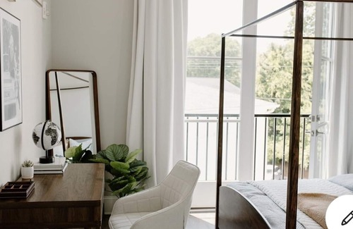 Woodstock Condo | Heart of Downtown Woodstock!