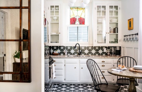 Galveston House | Heart of East End Historic District Beach Gear+BBQ+Patio+Bikes+Pets ok