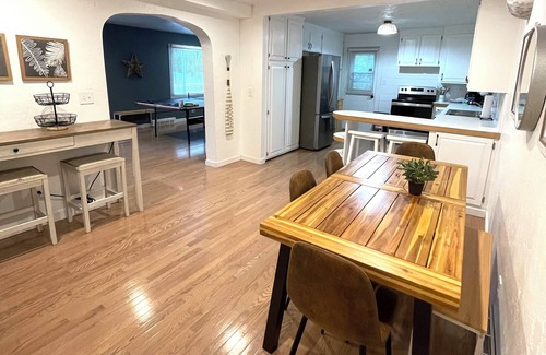 Egg Harbor House | Heart of Egg Harbor 4 Bedroom 3 Bath Home. Harbor Cottage