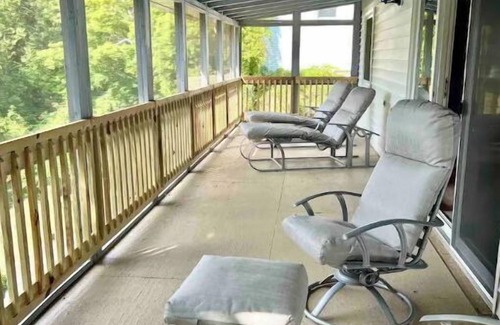 Egg Harbor House | Heart of Egg Harbor 4 Bedroom 3 Bath Home. Harbor Cottage