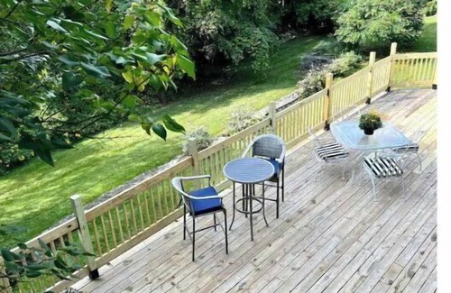 Egg Harbor House | Heart of Egg Harbor 4 Bedroom 3 Bath Home. Harbor Cottage