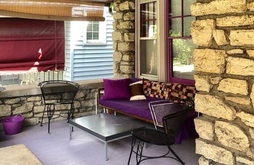 Albright Apartment | Heart of Elmwood Village - Entire Apartment - Historic beauty - 3-4 BR sleeps 8