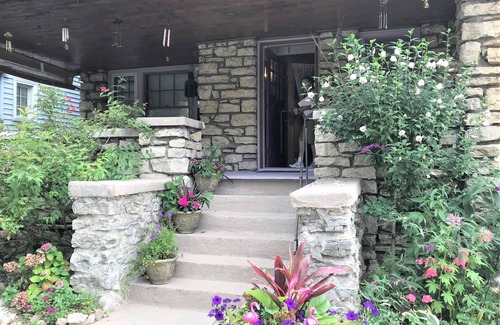 Albright Apartment | Heart of Elmwood Village - Entire Apartment - Historic beauty - 3-4 BR sleeps 8
