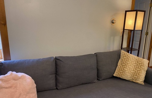 Silver Lane Apartment | Heart of Glastonbury CT Walking distance to everything.