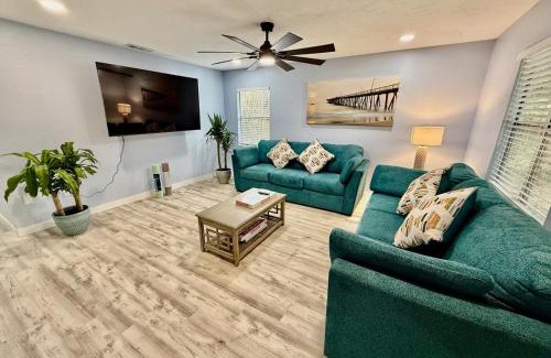 Gainesville Villa | Heart of GNV with King beds