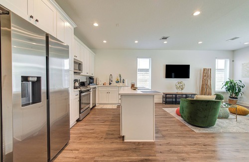 Northside House | Heart of H-Town Cozy Luxe: EV charging, 2 Car garage