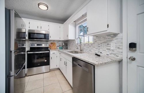 Urban Core Condo | Heart of Historic Springfield: 30-day minimum!
