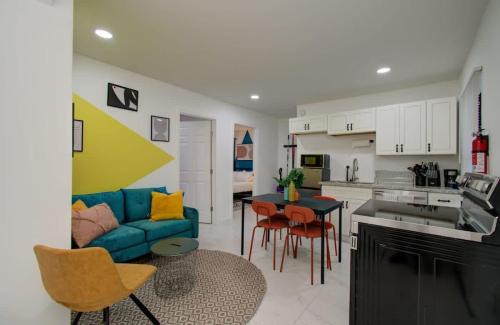 Greater East End Apartment | Heart of Houston - 2-BD 1-BA with Firepit