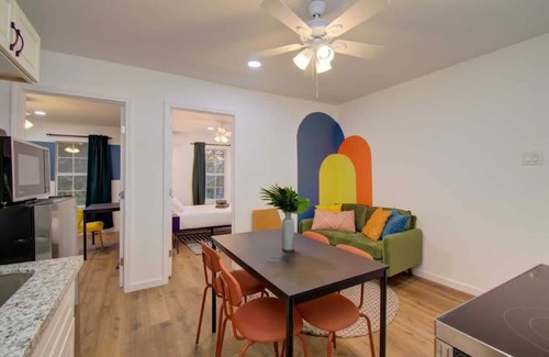 Greater East End Apartment | Heart of Houston - 2-BD/1-BA with Grill