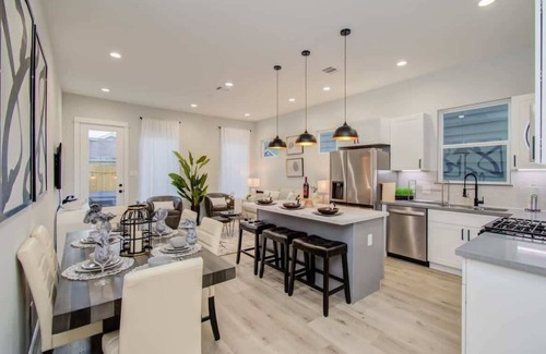 Northside House | Heart of Houston - Modern 3BD Open-Concept