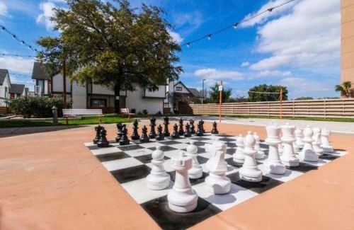 Braeswood Place Apartment | Heart of Houston NRG/TMC Beautiful Studio 77030