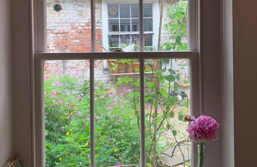 Lewes Bed & Breakfast | Heart of Lewes with own entrance, a magical place
