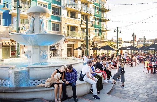 Porta D'italia Condo | Heart of Little Italy
