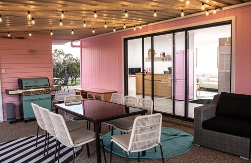 Keinbah House | Heart of Lovedale - Experience our charming pink home in Hunter Valley.