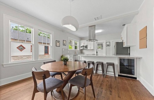 Murray Hill House | Heart of Murry Hill