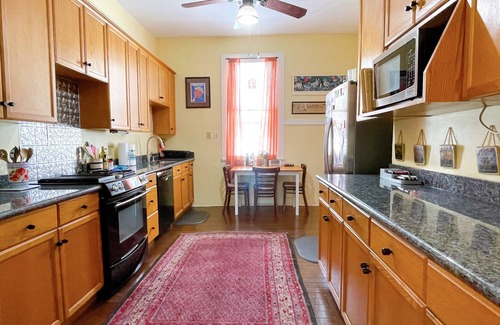 Faubourg Marigny Apartment | Heart of N.O. Music Scene! Huge Balcony! Historic! Steps to Frenchmen & Bourbon!