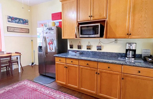 Faubourg Marigny Apartment | Heart of N.O. Music Scene! Huge Balcony! Historic! Steps to Frenchmen & Bourbon!