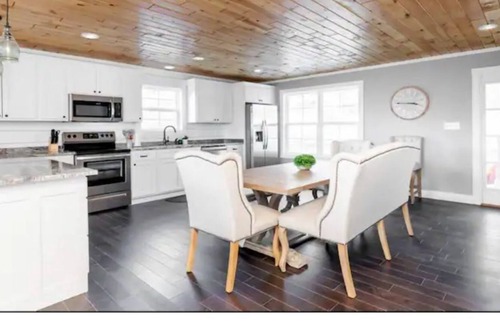 Lindseyville House | *Heart of Nolin Lake*Hot Tub*Balcony*Lake Front*