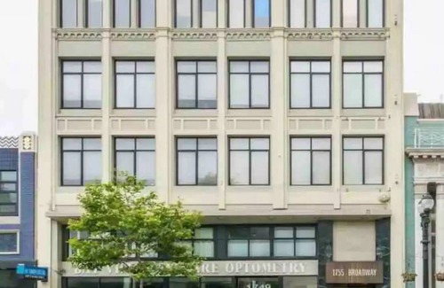Uptown Oakland Condo | Heart Of Oakland Broadway Condo Retreatn