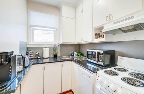 Old Town Alexandria Condo | HEART of OLD TOWN! Historic 2 BR | Walk to KING ST
